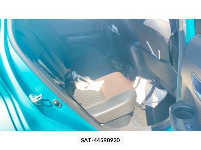 Toyota C-HR 2018-07 8561405-12