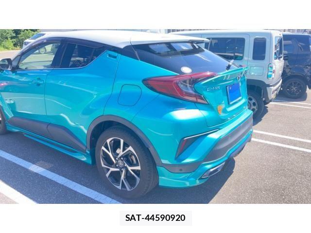 Toyota C-HR 2018-07 8561405-4