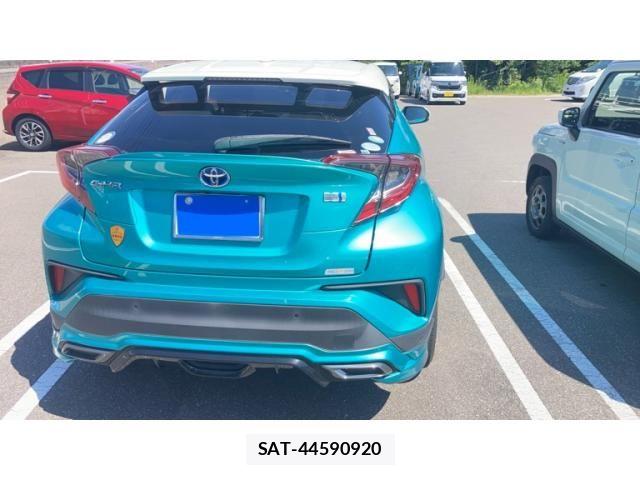 Toyota C-HR 2018-07 8561405-5