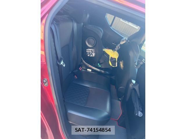 Toyota C-HR 2017-09 8561411-9