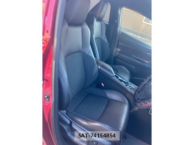 Toyota C-HR 2017-09 8561411-10