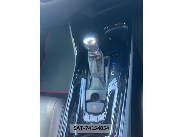 Toyota C-HR 2017-09 8561411-13