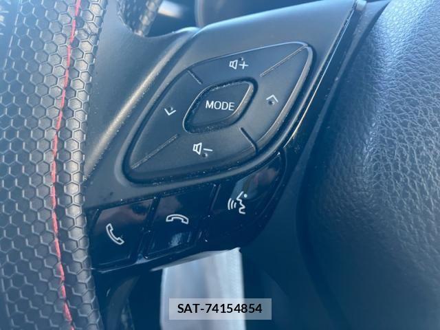 Toyota C-HR 2017-09 8561411-15