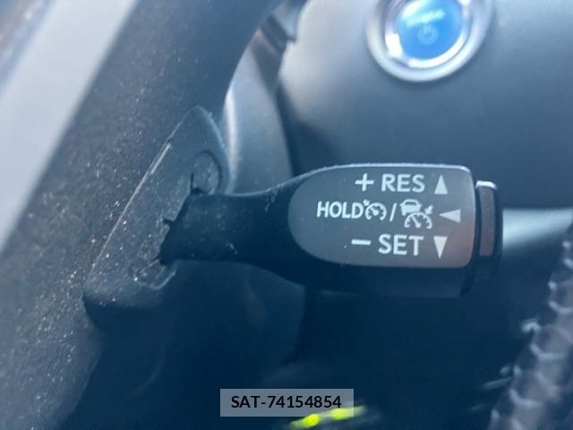 Toyota C-HR 2017-09 8561411-17