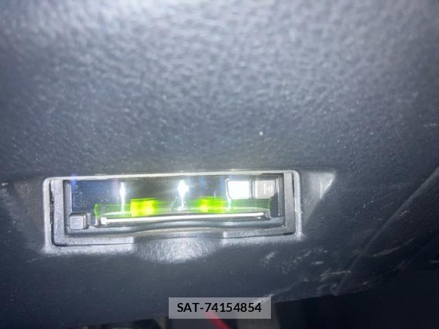 Toyota C-HR 2017-09 8561411-20