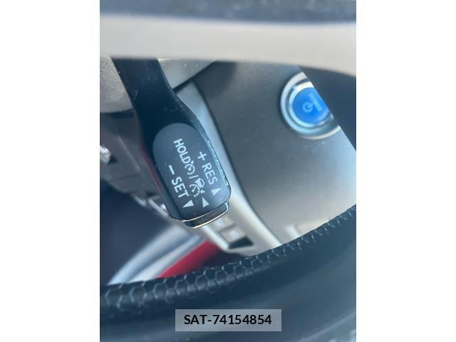 Toyota C-HR 2017-09 8561411-24