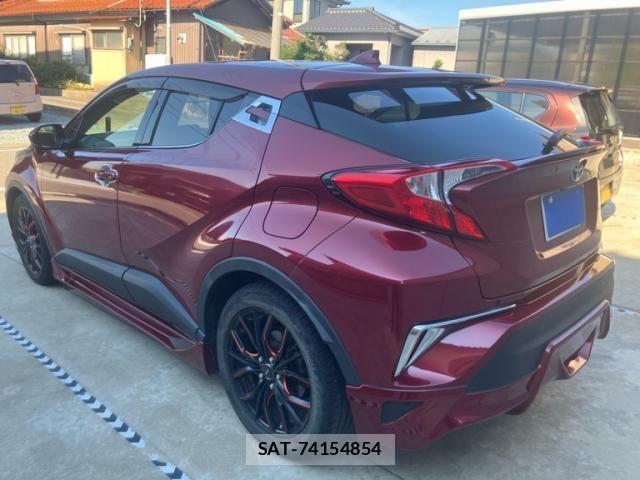 Toyota C-HR 2017-09 8561411-3