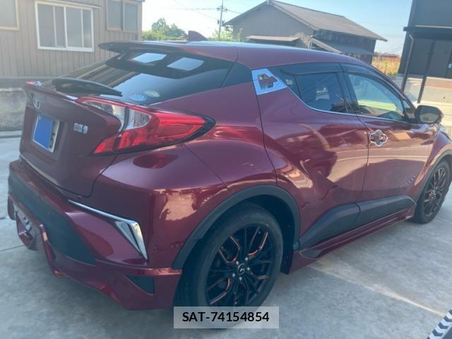 Toyota C-HR 2017-09 8561411-4