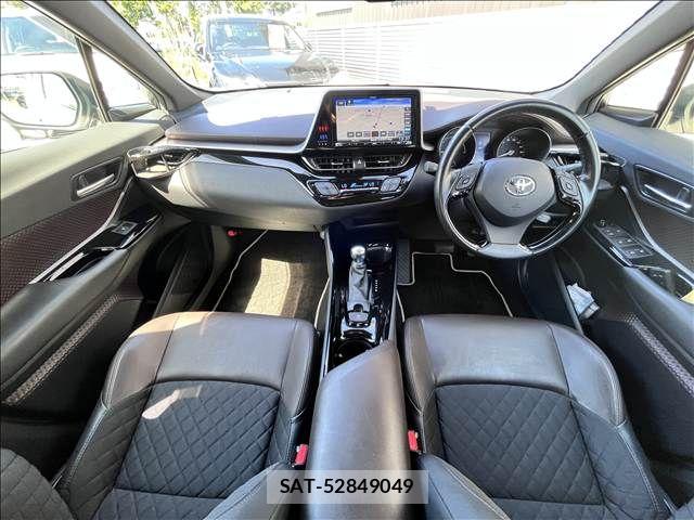 Toyota C-HR 2018-03 8561401-17