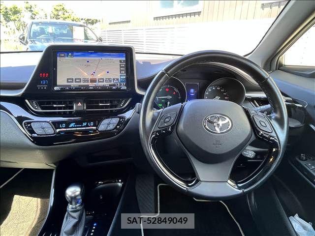 Toyota C-HR 2018-03 8561401-18