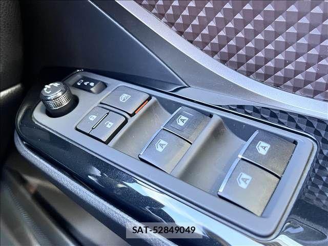 Toyota C-HR 2018-03 8561401-25