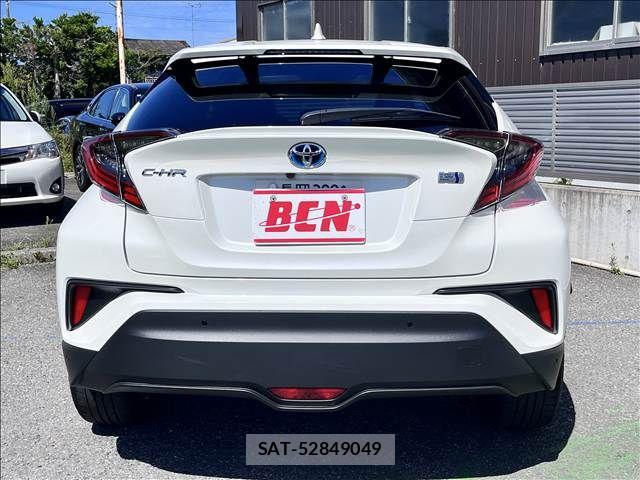 Toyota C-HR 2018-03 8561401-3