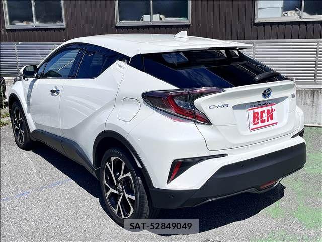 Toyota C-HR 2018-03 8561401-4
