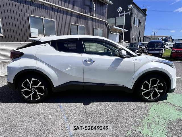 Toyota C-HR 2018-03 8561401-7