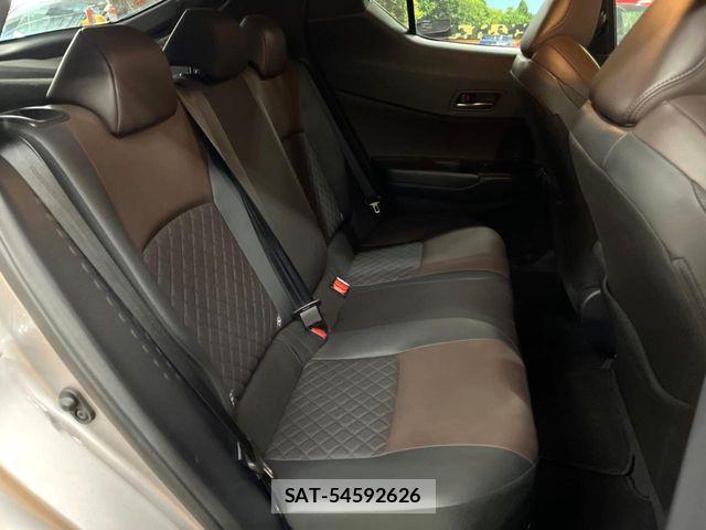 Toyota C-HR 2017-10 8561407-9