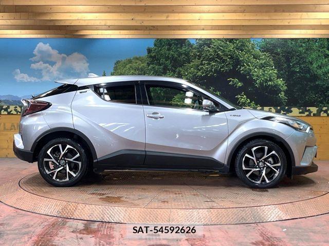 Toyota C-HR 2017-10 8561407-14