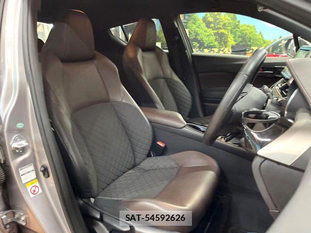 Toyota C-HR 2017-10 8561407-8