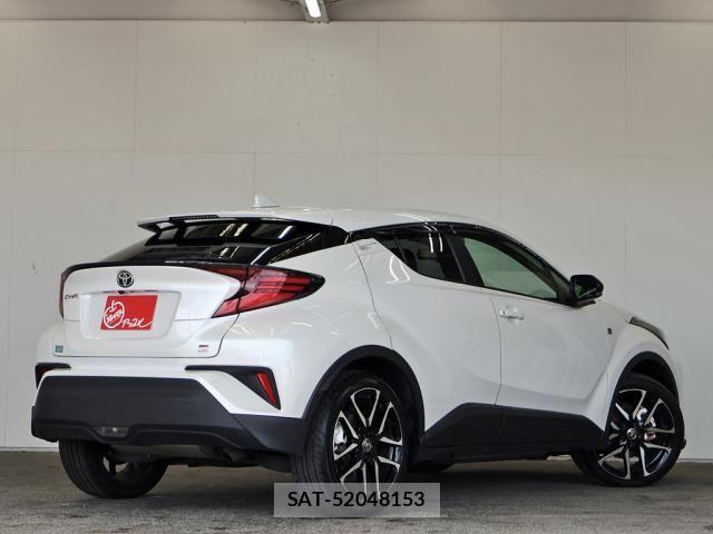 Toyota C-HR 2020-05 8561396-11