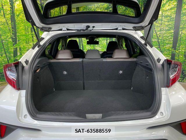 Toyota C-HR 2018-07 8561399-10