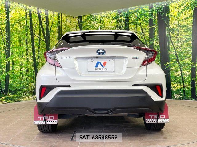 Toyota C-HR 2018-07 8561399-14