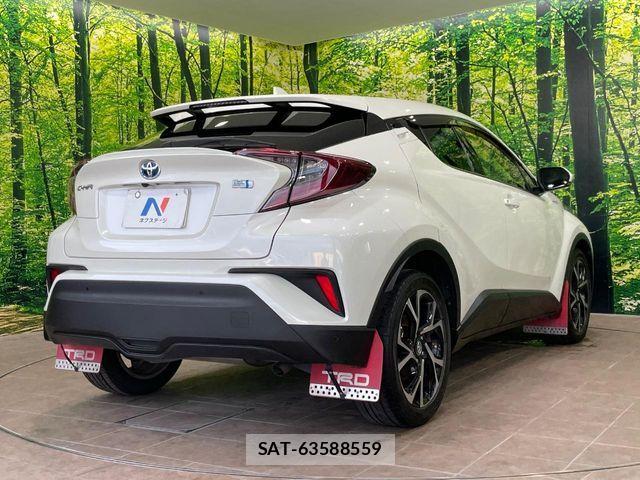 Toyota C-HR 2018-07 8561399-16