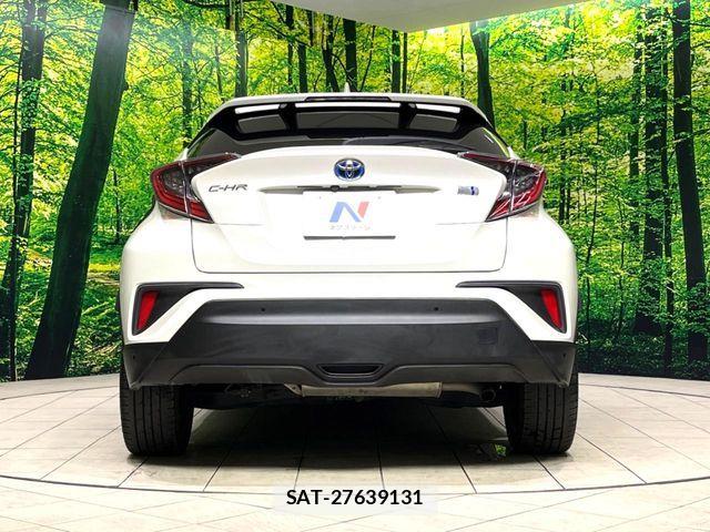 Toyota C-HR 2018-06 8561404-15