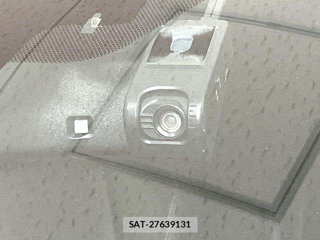Toyota C-HR 2018-06 8561404-5