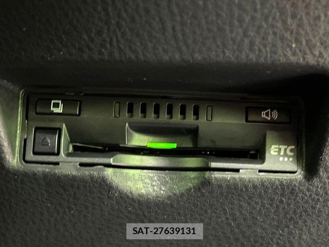 Toyota C-HR 2018-06 8561404-6