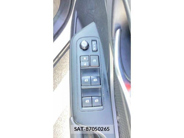 Toyota C-HR 2019-01 8561400-11