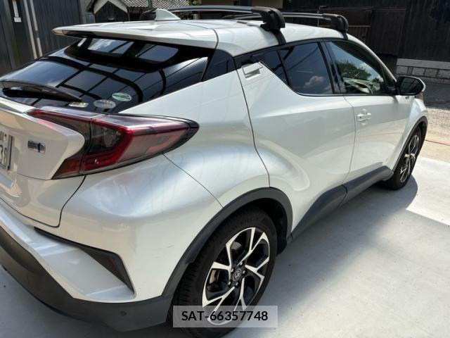 Toyota C-HR 2016-12 8561408-1