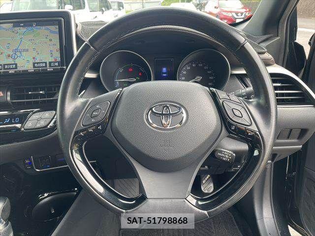 Toyota C-HR 2017-07 8561406-9