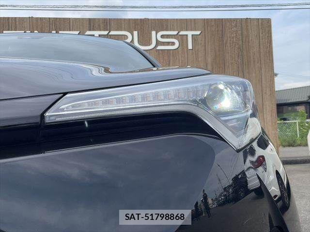 Toyota C-HR 2017-07 8561406-13