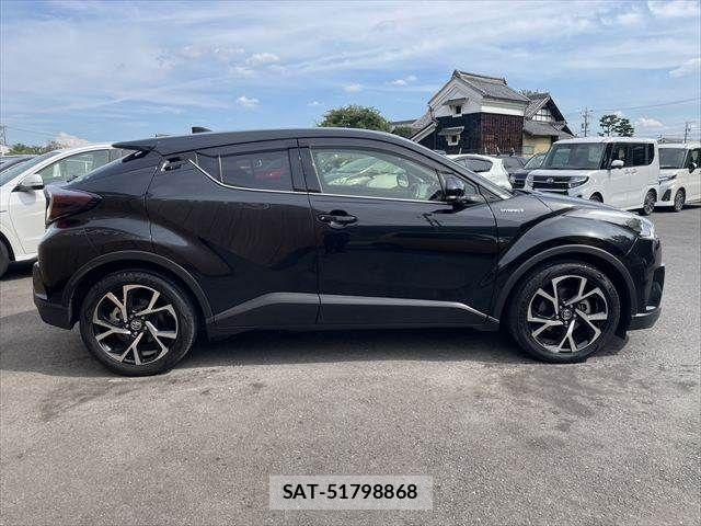 Toyota C-HR 2017-07 8561406-18
