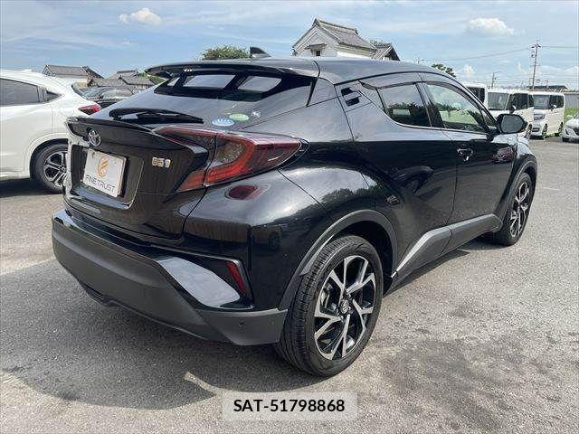 Toyota C-HR 2017-07 8561406-19