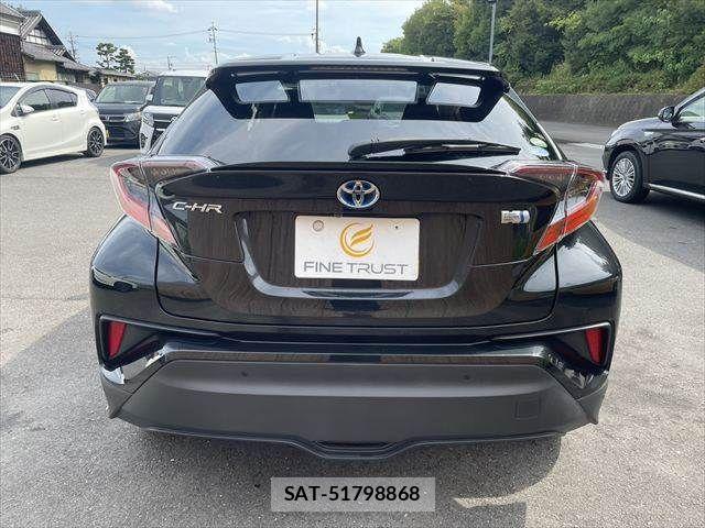 Toyota C-HR 2017-07 8561406-20