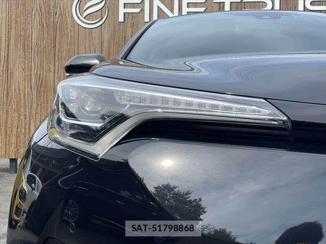 Toyota C-HR 2017-07 8561406-23