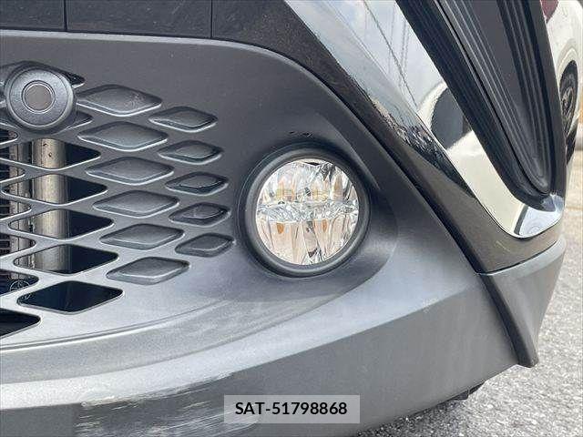 Toyota C-HR 2017-07 8561406-26