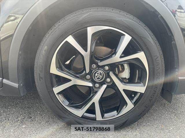 Toyota C-HR 2017-07 8561406-29