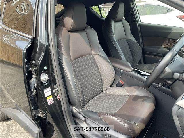 Toyota C-HR 2017-07 8561406-6