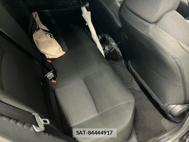 Toyota C-HR 2018-11 8561398-14