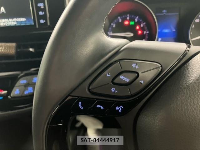 Toyota C-HR 2018-11 8561398-16