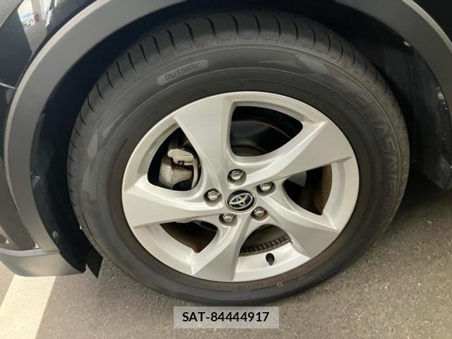Toyota C-HR 2018-11 8561398-7