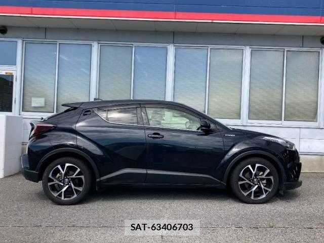 Toyota C-HR 2017-01 8595926-1