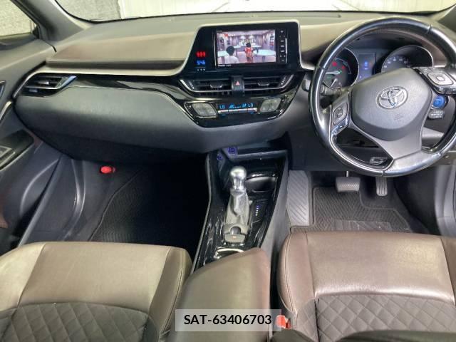 Toyota C-HR 2017-01 8595926-4