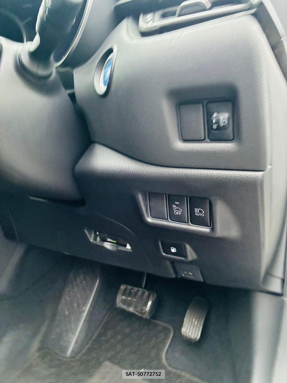Toyota C-HR 2017-02 8544995-13