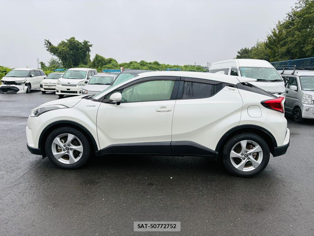 Toyota C-HR 2017-02 8544995-1