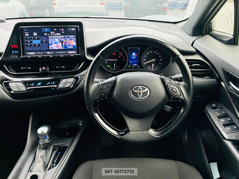 Toyota C-HR 2017-02 8544995-21