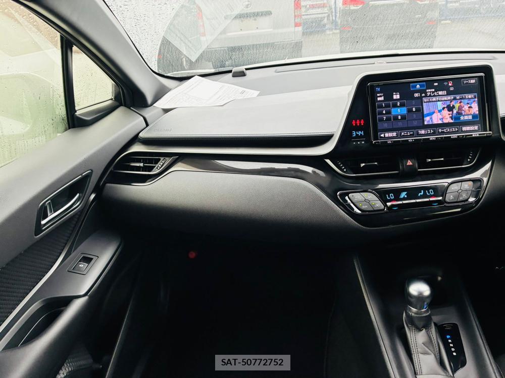 Toyota C-HR 2017-02 8544995-22
