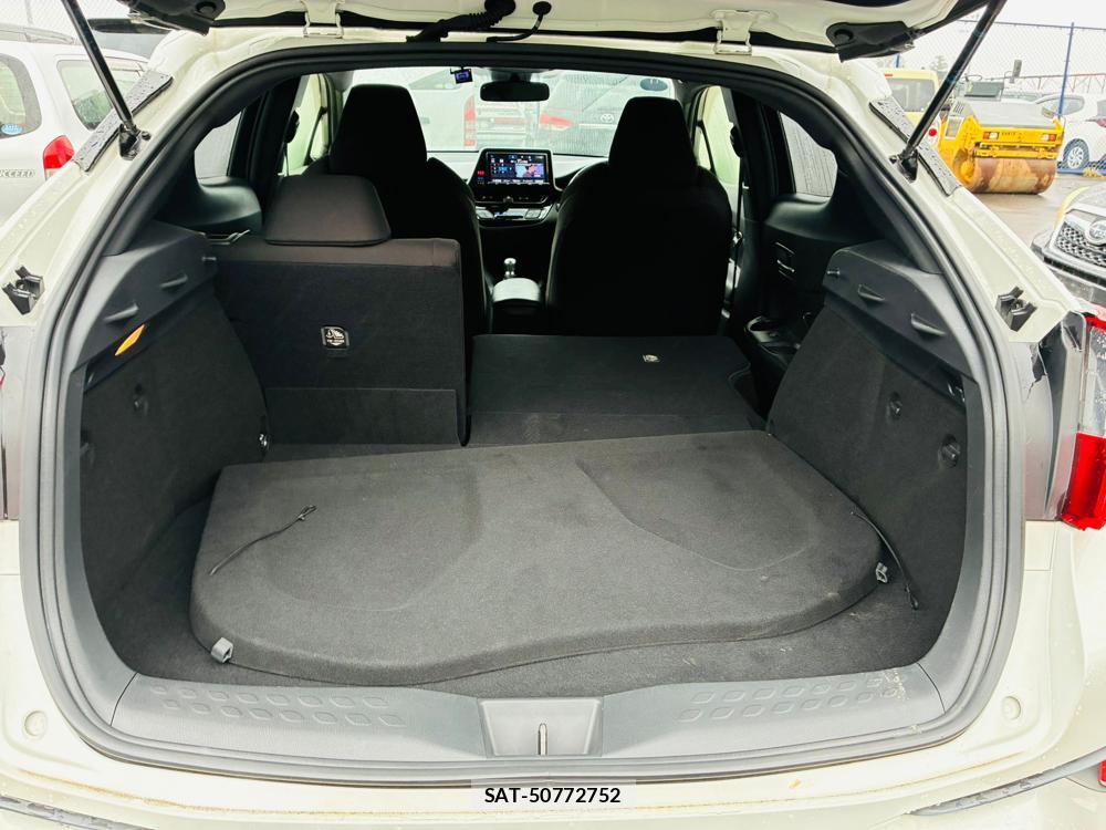 Toyota C-HR 2017-02 8544995-26