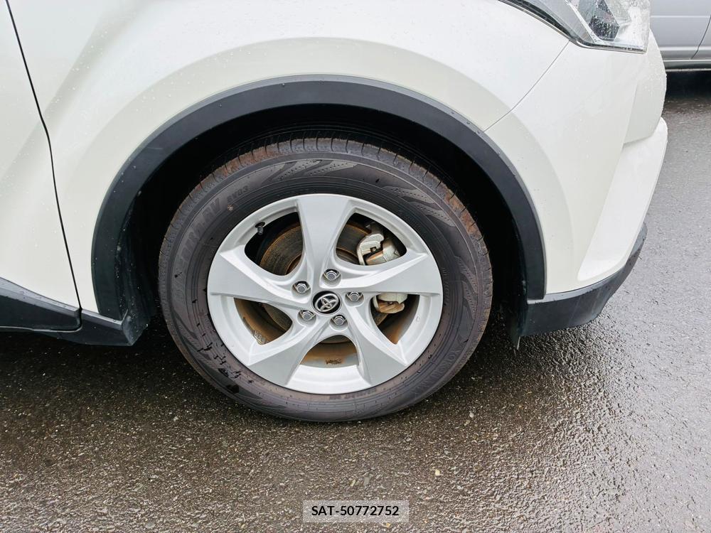 Toyota C-HR 2017-02 8544995-28